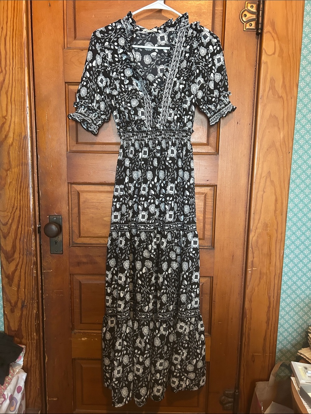 Max Studio Black and White Floral Printed Maxi Dress - Smocked Waist